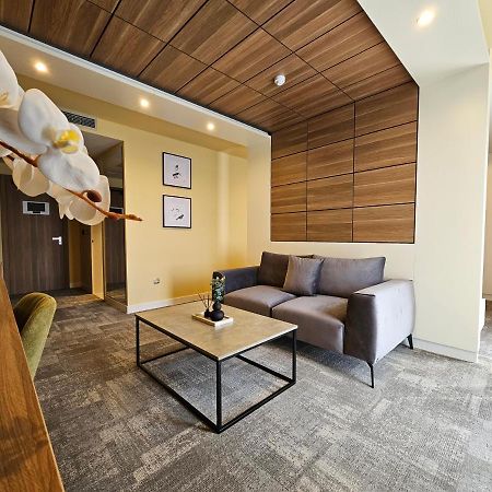 Hotel Etna Gracanica  Dış mekan fotoğraf