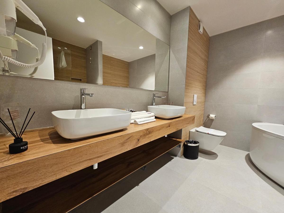 Hotel Etna Gracanica  Dış mekan fotoğraf