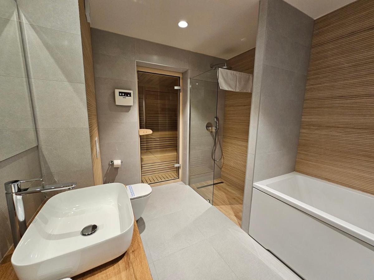Hotel Etna Gracanica  Dış mekan fotoğraf