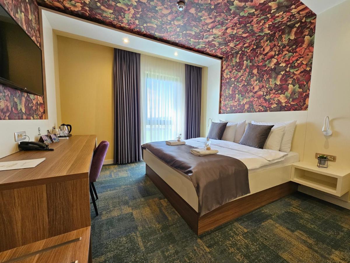 Hotel Etna Gracanica  Dış mekan fotoğraf