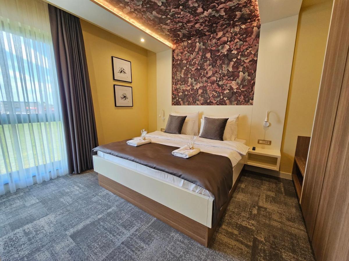 Hotel Etna Gracanica  Dış mekan fotoğraf