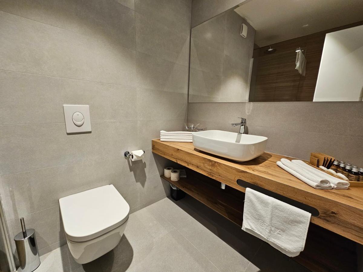 Hotel Etna Gracanica  Dış mekan fotoğraf