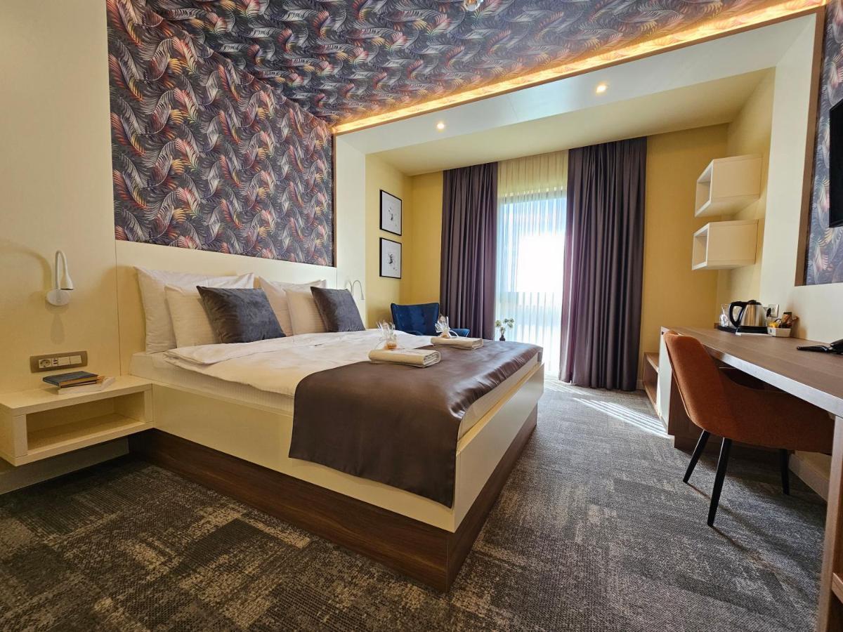 Hotel Etna Gracanica  Dış mekan fotoğraf