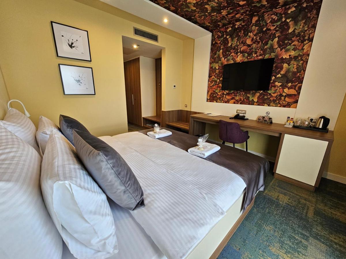 Hotel Etna Gracanica  Dış mekan fotoğraf